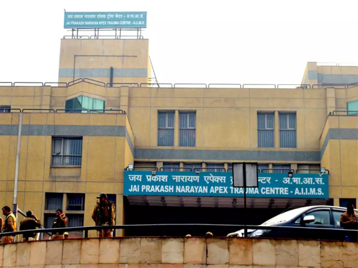 3-aiims-doctors-enroute-to-agra-killed-in-accident-on-yamuna-expressway